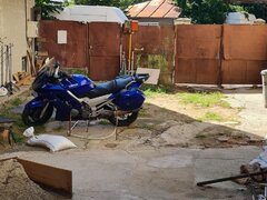 Eminescu, curte comuna, 2 cam. + anexa 1 cam, subsol, pod, parcare curte