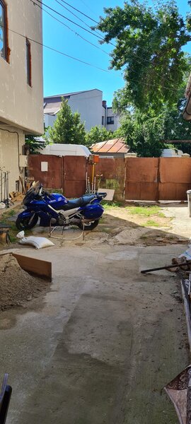 Eminescu, curte comuna, 2 cam.+anexa 1 cam parter, subsol, pod, loc parcare